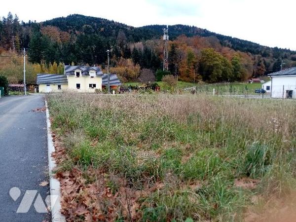 secteur calme et ensoleillé , parcelle de terrain à bâtir de 845 m²