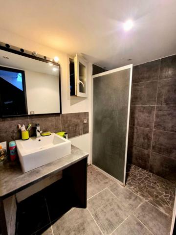 Vente Maison de village107 m² - 4 Pièces - VAUVERT (30600)