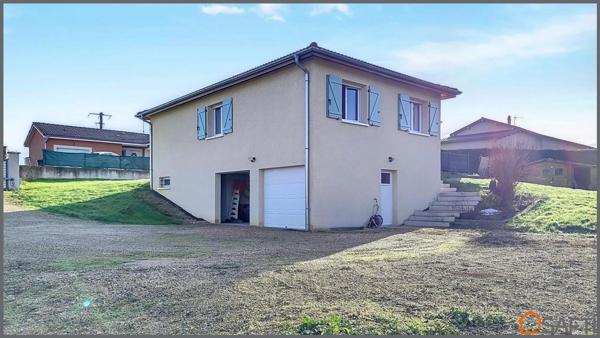 Charmante villa avec sous sol complet, sur un terrain clos de 1 094 m².