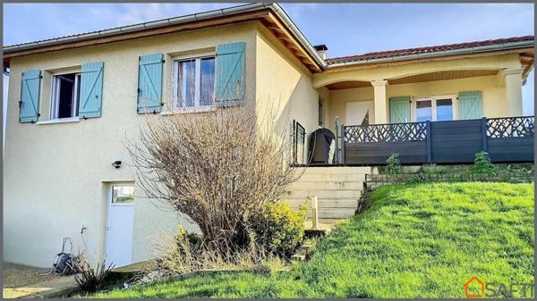 Charmante villa avec sous sol complet, sur un terrain clos de 1 094 m².