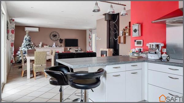 Charmante villa avec sous sol complet, sur un terrain clos de 1 094 m².