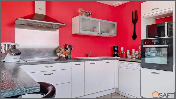 Charmante villa avec sous sol complet, sur un terrain clos de 1 094 m².