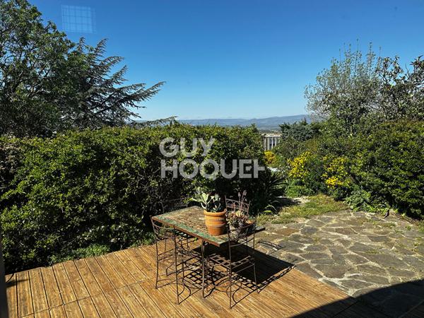 Maison de charme , 4 chambres jardin piscine sous sol !