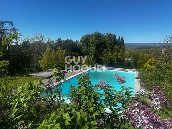 Maison de charme , 4 chambres jardin piscine sous sol !