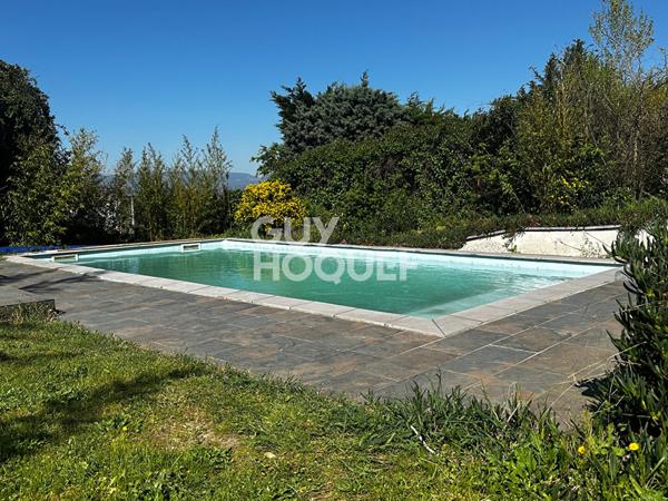 Maison de charme , 4 chambres jardin piscine sous sol !