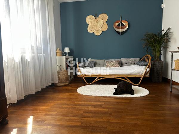 Maison de charme , 4 chambres jardin piscine sous sol !