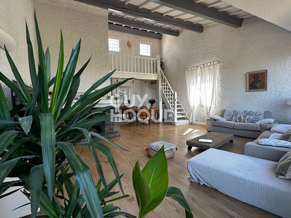 Maison de charme , 4 chambres jardin piscine sous sol !