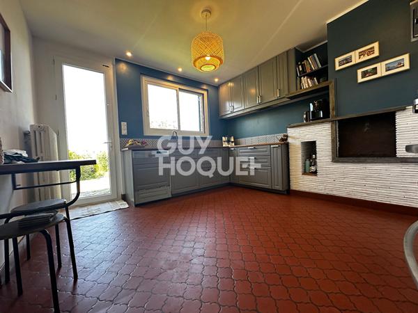 Maison de charme , 4 chambres jardin piscine sous sol !