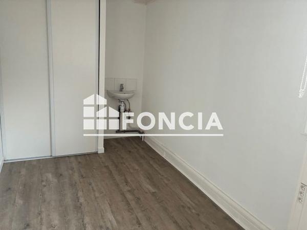 Location Local commercial 1 pièce 14 m² - 56 RUE DE LA CONVENTION Vienne 38200