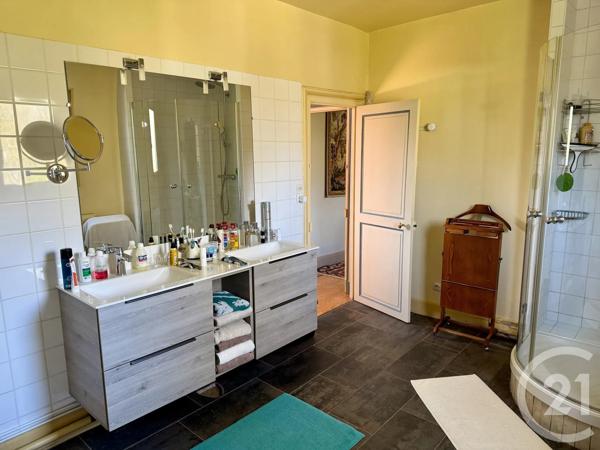 Maison à vendre  17 pièces - 365 m 2   GISORS  - 27