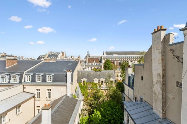 EXCEPTIONNEL – DERNIER ÉTAGE AVEC VUE DÉGAGÉE SUR LE MUSÉE D’ORSAY – BALCON FILANT - PARIS VIIe
