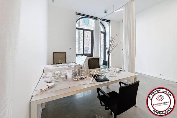 Bureau à vendre 3 pièces de 103 m²