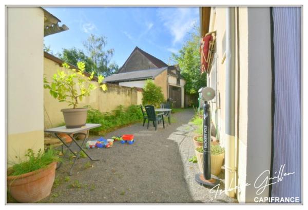 Maison de village 4 pièces CHATEAUMEILLANT (18)