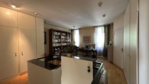 MAISON BOURGEOISE AVEC GARAGE ET STUDIO INDÉPENDANT - COLIGNY LA ROCHELLE