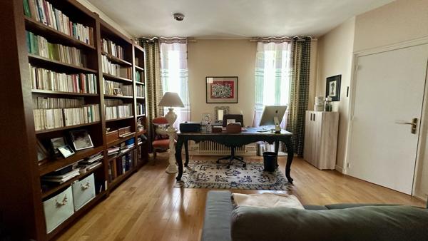 MAISON BOURGEOISE AVEC GARAGE ET STUDIO INDÉPENDANT - COLIGNY LA ROCHELLE