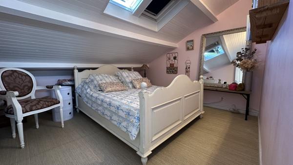 MAISON BOURGEOISE AVEC GARAGE ET STUDIO INDÉPENDANT - COLIGNY LA ROCHELLE
