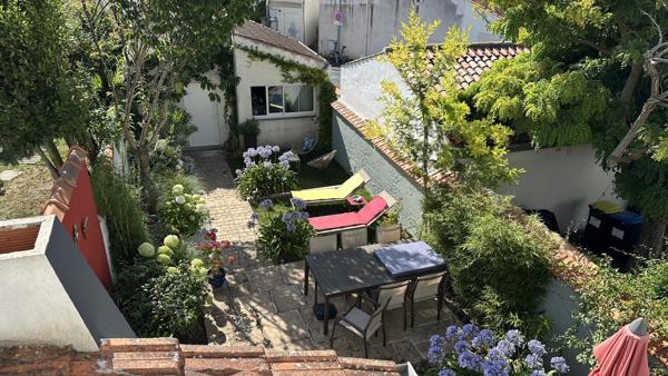 MAISON BOURGEOISE AVEC GARAGE ET STUDIO INDÉPENDANT - COLIGNY LA ROCHELLE