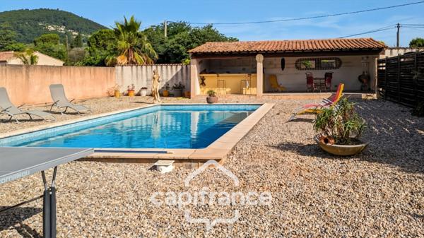 Maison à vendre 5 pièces + piscine SOLLIES VILLE (83)
