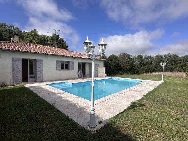 Villeneuve-sur-Lot (47300) Villeneuve sur lot, spacieuse villa familiale semi enterrée d'environ 140m² avec piscine sur 6872m² de jardin