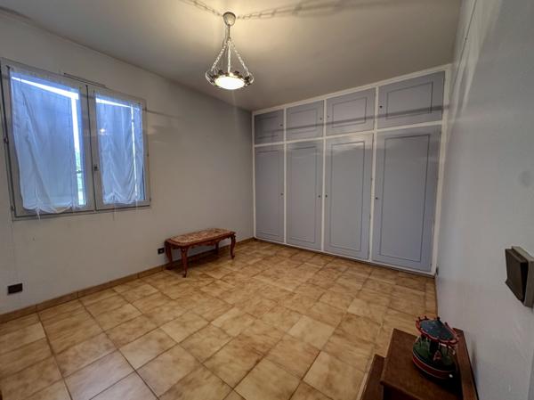 Villeneuve-sur-Lot (47300) Villeneuve sur lot, spacieuse villa familiale semi enterrée d'environ 140m² avec piscine sur 6872m² de jardin