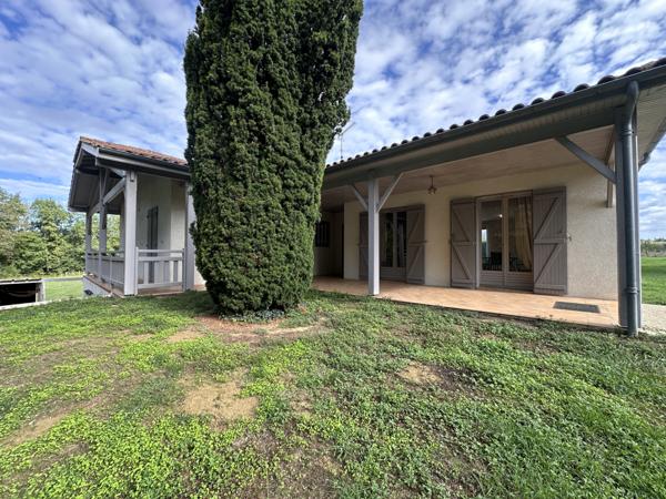 Villeneuve-sur-Lot (47300) Villeneuve sur lot, spacieuse villa familiale semi enterrée d'environ 140m² avec piscine sur 6872m² de jardin