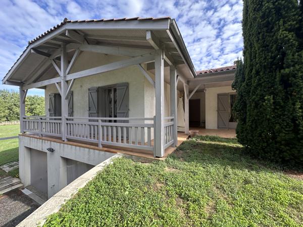 Villeneuve-sur-Lot (47300) Villeneuve sur lot, spacieuse villa familiale semi enterrée d'environ 140m² avec piscine sur 6872m² de jardin