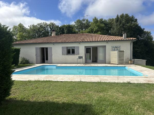 Villeneuve-sur-Lot (47300) Villeneuve sur lot, spacieuse villa familiale semi enterrée d'environ 140m² avec piscine sur 6872m² de jardin
