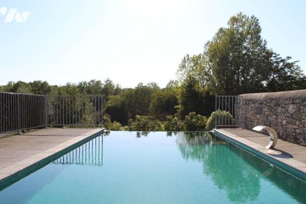 PROPRIETE DE CARACTERE AUX PORTES DE NERAC