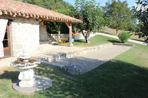 PROPRIETE DE CARACTERE AUX PORTES DE NERAC