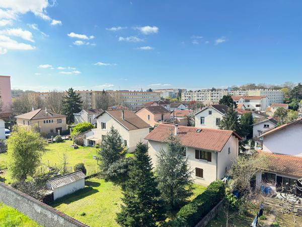 À vendre : Appartement 3 pièces à BRON - Exclusivité BOZINE Immobilier , Bron