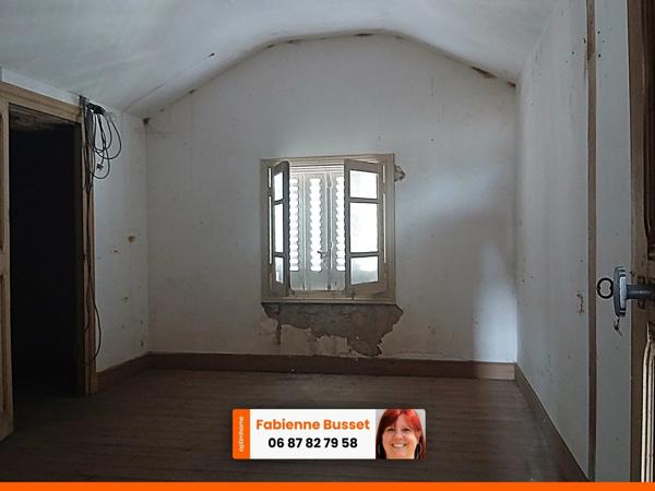 A Vendre sur MILLAC (86150) - Maison de 85 m² habitables + combles aménageables - Comprenant 5 pièces