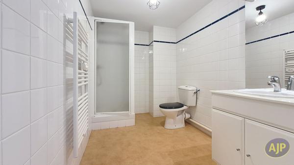 Appartement à louer La Roche Sur Yon : 1 pièces, 34m² avec 0 chambre(s) à 550€ - AJP Immobilier La Roche-sur-Yon