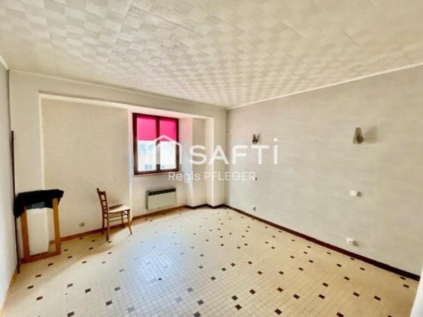 Immeuble avec local commercial de 90 m2, plus appartement 90 m2