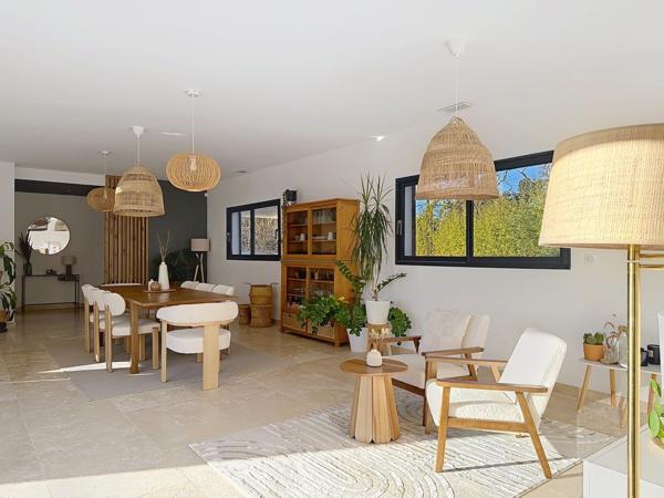 Vente Maison de luxe Uzès 5 Pièces 222 m²