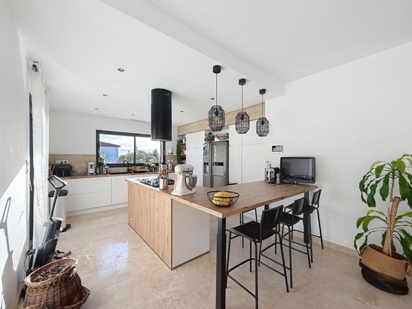 Vente Maison de luxe Uzès 5 Pièces 222 m²
