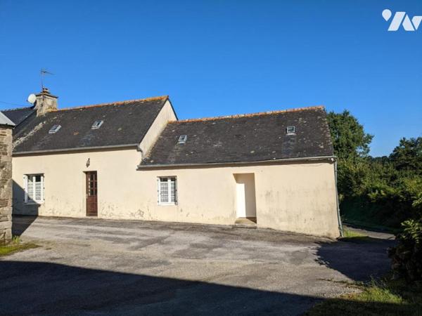 Maison en pierres en campagne