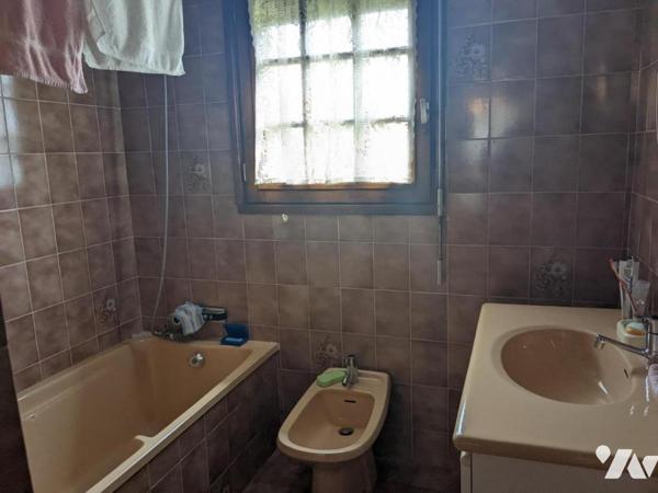 Maison en pierres en campagne