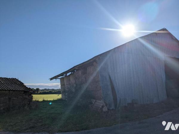Maison en pierres en campagne