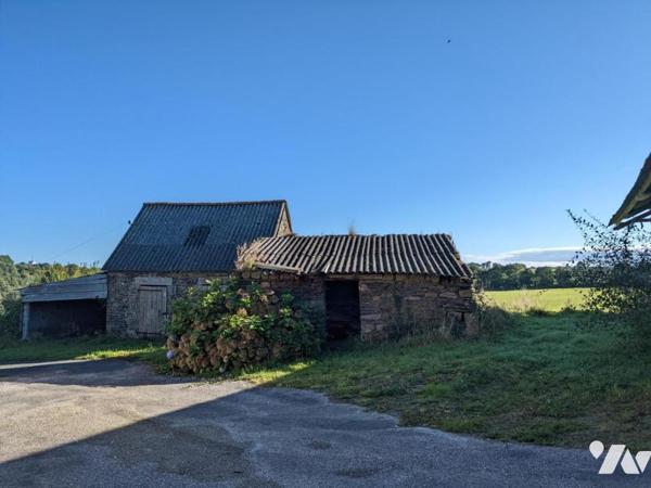 Maison en pierres en campagne