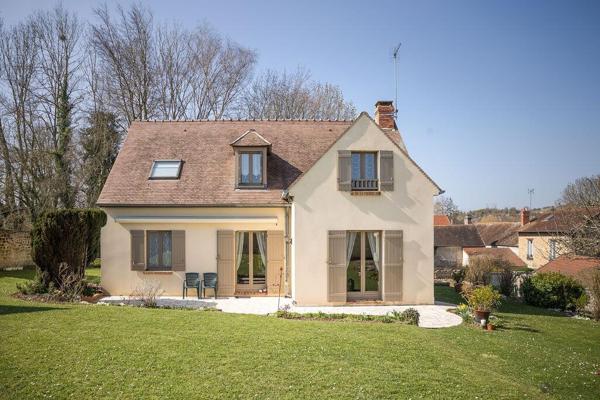 Maison individuelle familiale avec sous-sol et jardin sans vis-à-vis