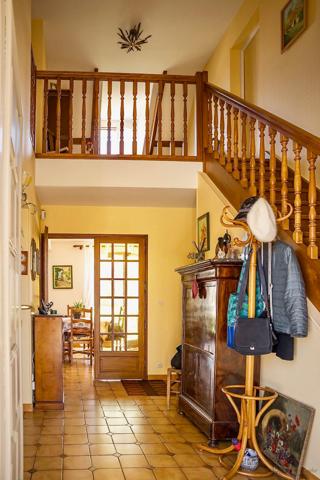 Maison individuelle familiale avec sous-sol et jardin sans vis-à-vis