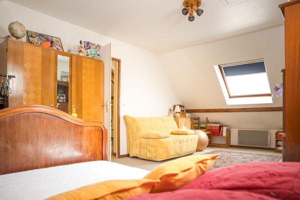Maison individuelle familiale avec sous-sol et jardin sans vis-à-vis