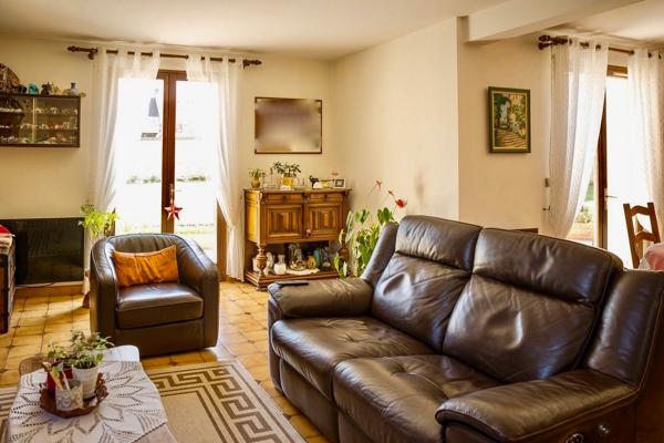 Maison individuelle familiale avec sous-sol et jardin sans vis-à-vis