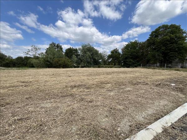 Terrain à bâtir à vendre |  Saint-André-de-Cubzac |  642 m²