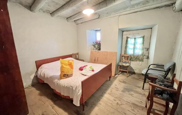 Vente Maison avec grange et jardin à rénover Les laubies   