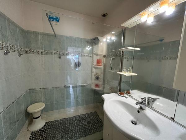 Maison à Carcassonne avec garage et jardin