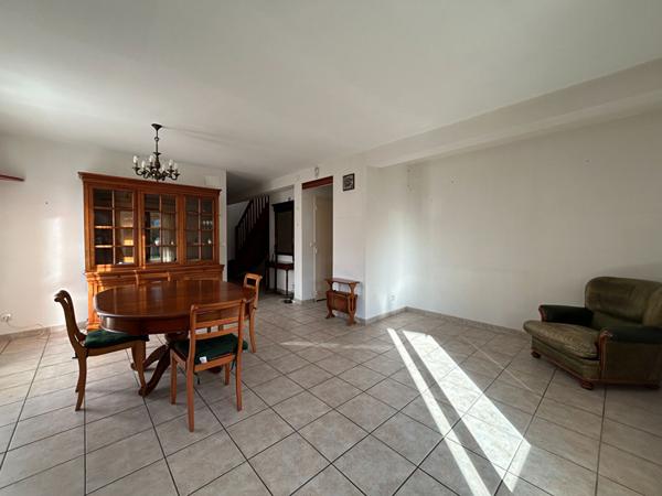 Maison à Carcassonne avec garage et jardin