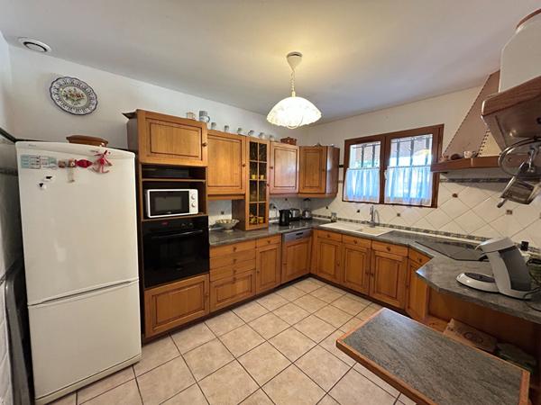 Maison à Carcassonne avec garage et jardin