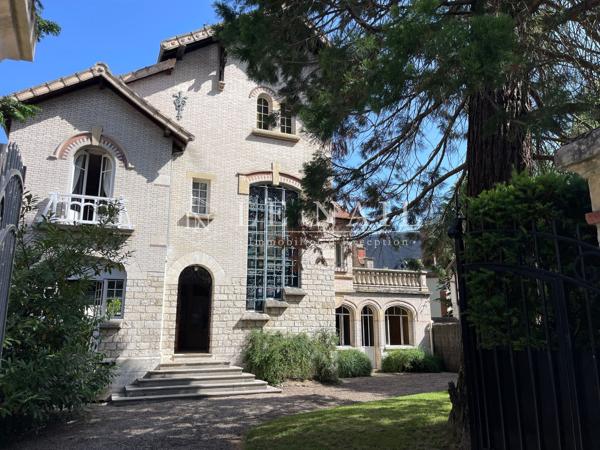 Villa de style Art Nouveau avec jardin à Fontainebleau