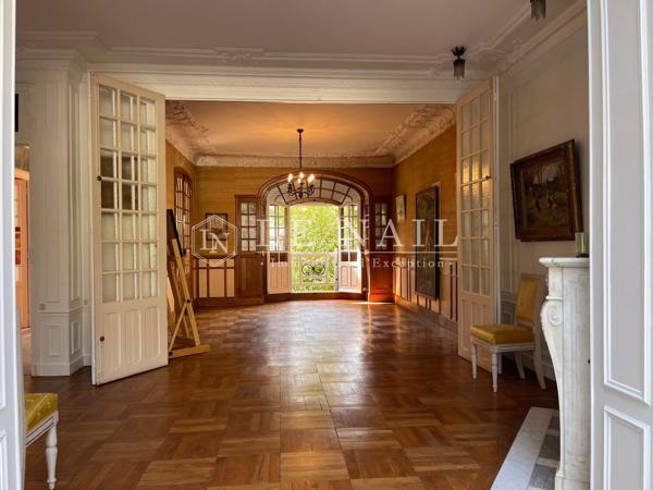 Villa de style Art Nouveau avec jardin à Fontainebleau